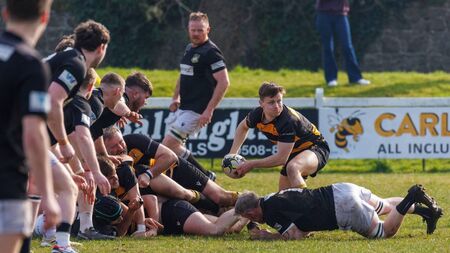 Carlow stumble into Towns Cup quarter-final
