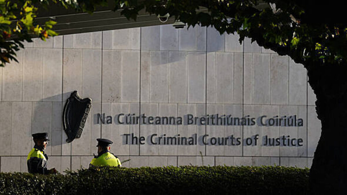 Murder accused previously threatened to slit throat of 'kind' man who had taken him in, trial hears