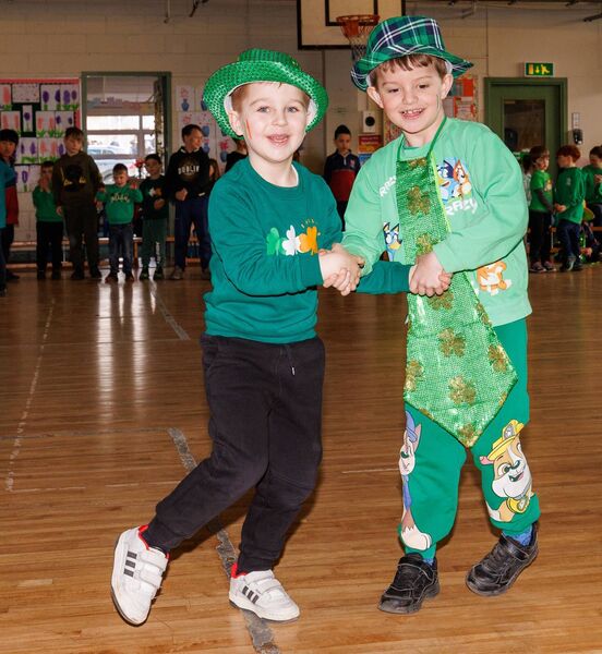 Céilí dancing 