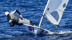 Lynch improves his place heading into final day Lynch improves his place heading into final day