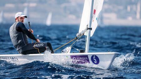 Lynch storms into medal race in Mallorca