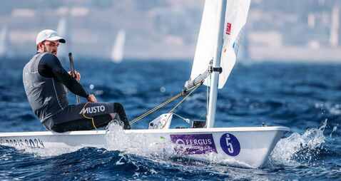 Lynch storms into medal race in Mallorca