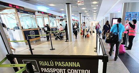 Afghan dad and son held in custody after arriving in Dublin from Oslo without passports
