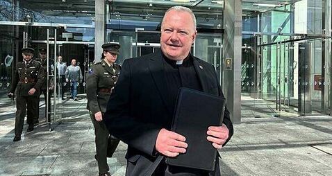 Army chaplain hugs teenage boy who pleaded guilty to his attempted murder Army chaplain hugs teenage boy who pleaded guilty to his attempted murder