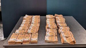 Man and woman (60s) arrested as gardaí seize €342,000 in cash at Dublin Airport Man and woman (60s) arrested as gardaí seize €342,000 in cash at Dublin Airport