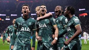 Solanke penalty sends Spurs into Europa League semi-finals