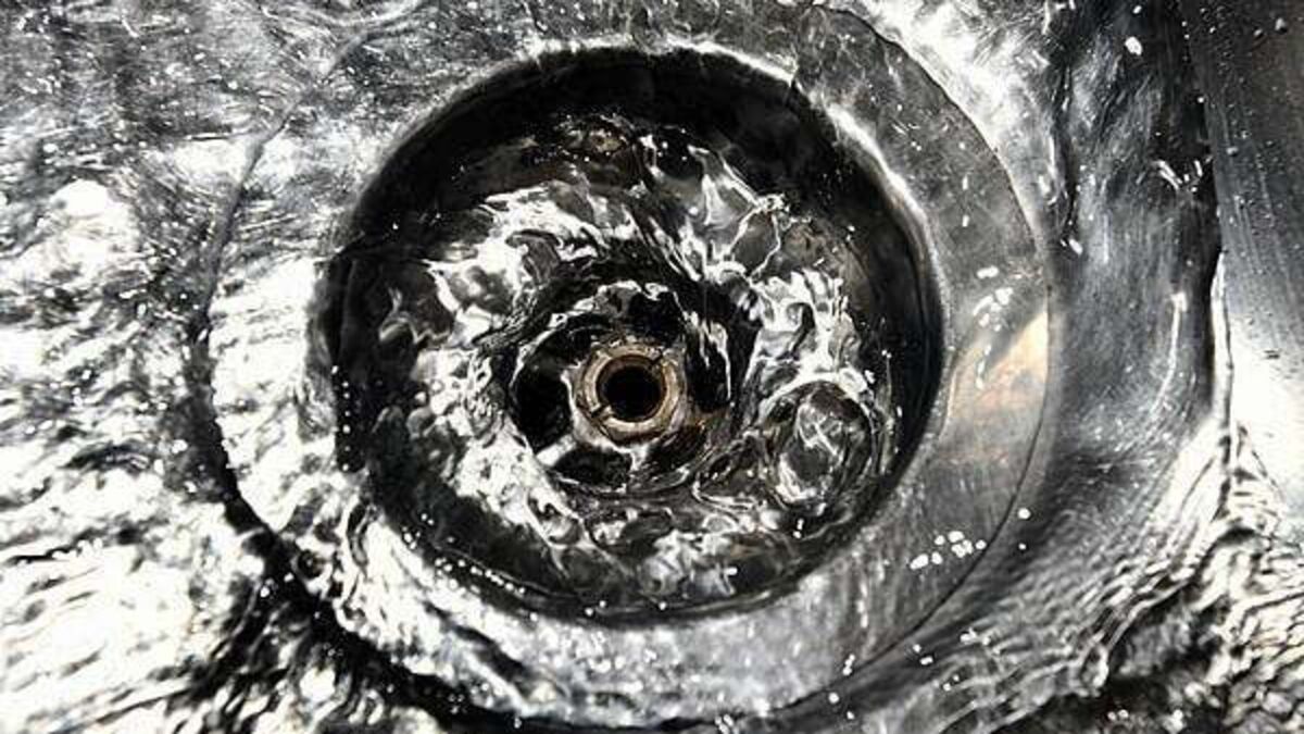 Nearly 1,000 people complained to Irish Water that water in their homes made them sick