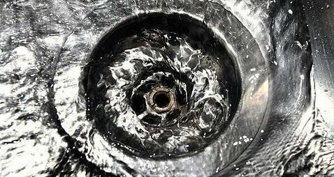 Nearly 1,000 people complained to Irish Water that water in their homes made them sick
