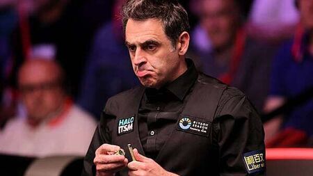 Ronnie O’Sullivan on brink of last eight after dominating Pang Junxu