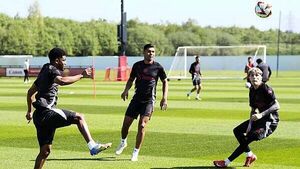 Amad Diallo and Matthijs de Ligt train as Man United prepare to travel to Bilbao