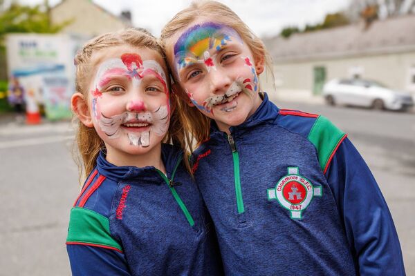 All smiles Milly and Fíadh Hayes