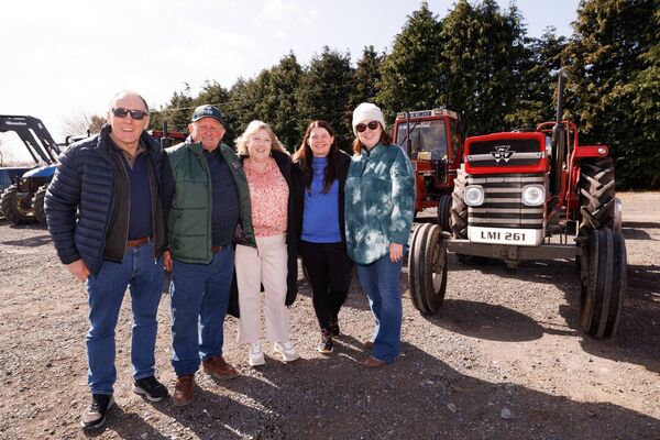 Anthony Curry, Pat Abbey, Nuala Curry, Debbie Doyle and Margaret Drea O’Neill Anthony Curry, Pat Abbey, Nuala Curry, Debbie Doyle and Margaret Drea O’Neill