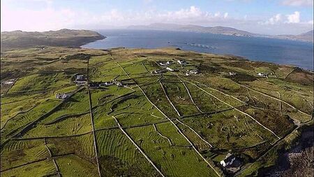 Man (80s) dies after car enters water off Clare Island