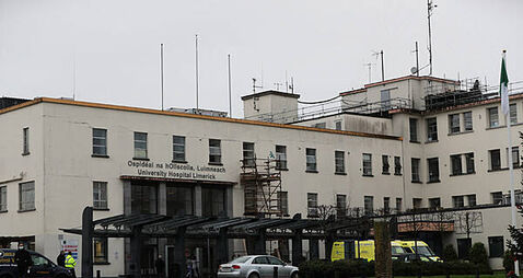 Hospital overcrowding: 100 patients on trolleys in University Hospital Limerick
