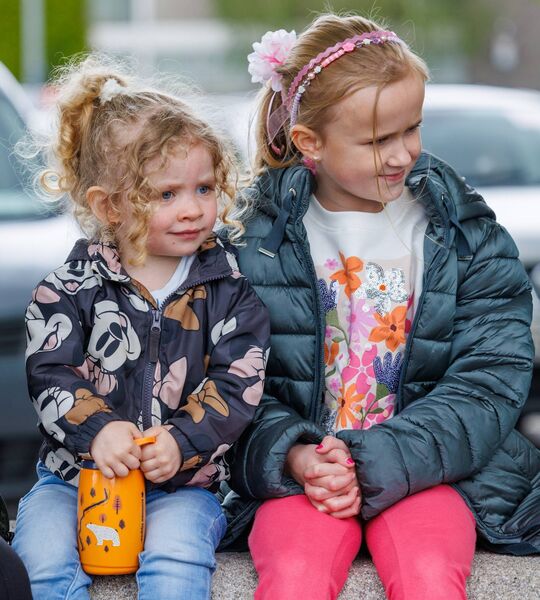 Fiadh Dunne and Emily Byrne-Butler enjoy the music during the festival