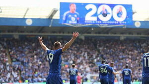 Jamie Vardy scores 200th Leicester goal in 500th and final appearance for Foxes Jamie Vardy scores 200th Leicester goal in 500th and final appearance for Foxes