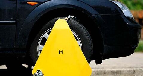Clamping company order to compensate man after his car was damaged during tow