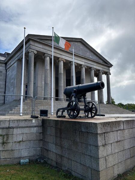 The cannon returned to the steps of Carlow Courthouse