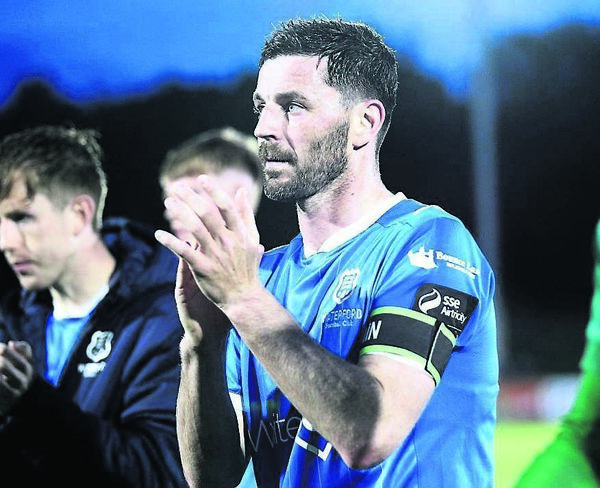 A disappointed Waterford FC captain Padraig Amond applauding the home fans at full time. A disappointed Waterford FC captain Padraig Amond applauding the home fans at full time.