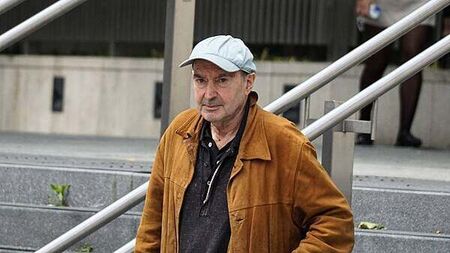 Book dealer cleared of selling stolen 'extraordinarily rare' €2,000 Heaney editions