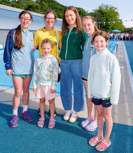 Special guest Róisín Ní Ríain with Yvonne Moseley and her daughters Laoise, Clodagh, Meath and Roisín