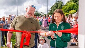 Paralympian Róisín cuts the ribbon on new-look pool in Bagenalstown