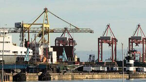 Irish exports fell by 43% to €21.9 billion in April compared to March Irish exports fell by 43% to €21.9 billion in April compared to March