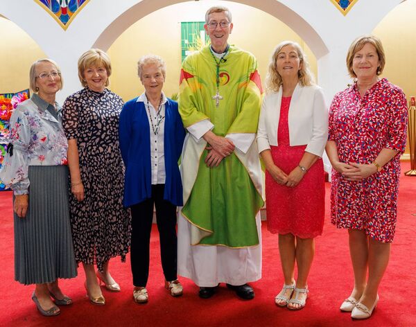 Bishop Denis Nulty with past principals (l-r), Betty Regan, Sr. Bernadette O’Rourke (the last Mercy Sister principal and teacher), Mary Kehoe (current principal) and Anne Fitzpatrick. Photo: michaelorourkephotography.ie