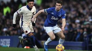 Everton captain Coleman signs one-year contact extension Everton captain Coleman signs one-year contact extension