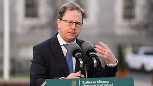 Calls for Higher Education Minister to clarify student fee comments Calls for Higher Education Minister to clarify student fee comments