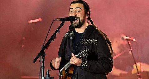 Noah Kahan review: Musician in awe of enthusiastic crowd of 39,000 at Marlay Park