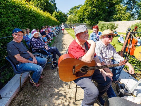 Musicians at the trad session in Altamont