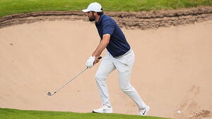 Scottie Scheffler in command despite double-bogey Scottie Scheffler in command despite double-bogey