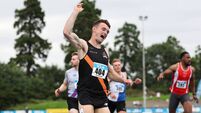 Lawler claims national title in stunning style