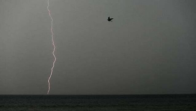 Met Éireann issues thunderstorm warning for three counties as temperatures rise