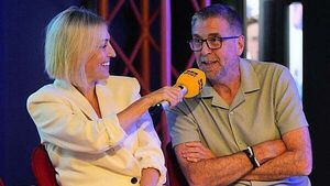 Match of the Day: Mark Chapman makes quip as show starts life after Gary Lineker