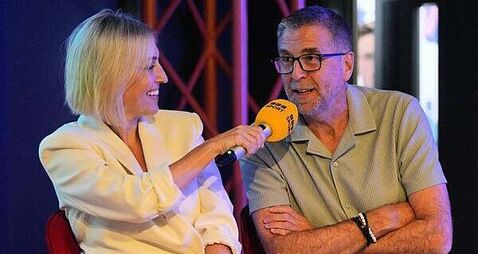 Match of the Day: Mark Chapman makes quip as show starts life after Gary Lineker