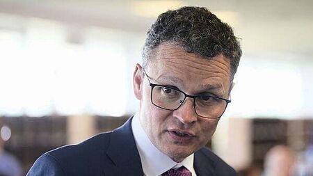 Presidential election: Minister backs Humphreys, TD endorses Kelly