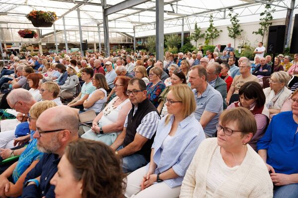 There was a huge crowd in the Arboretum for the talk