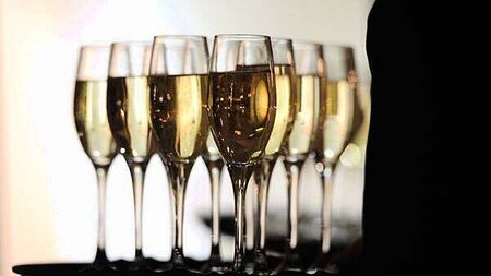 Restaurants hosting 'bottomless brunches’ in breach of alcohol legislation, study finds