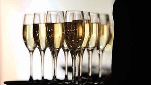 Restaurants hosting 'bottomless brunches’ in breach of alcohol legislation, study finds Restaurants hosting 'bottomless brunches’ in breach of alcohol legislation, study finds