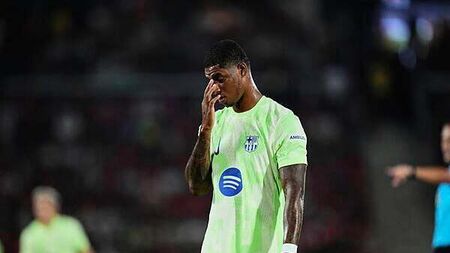 Marcus Rashford’s full debut lasts 45 minutes as Barcelona snatch comeback win