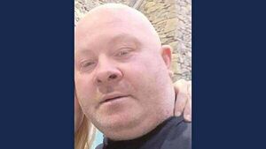 Man (43) dies in Offaly crash after car is hit by crane Man (43) dies in Offaly crash after car is hit by crane