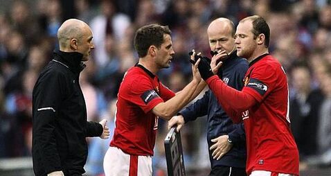Wayne Rooney responds to Michael Owen in debate over who was better at 17