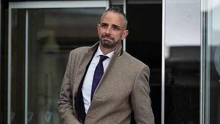 Senior garda cleared of assault on bar manager but guilty of public order offence