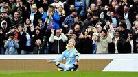 Erling Haaland and Phil Foden help Man City toast Ricky Hatton with derby win
