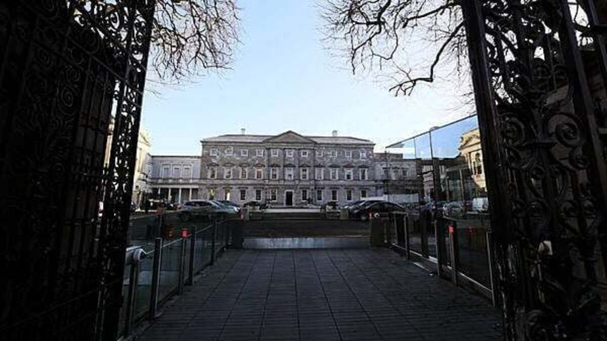 Army bomb squad at scene of incident at Leinster house