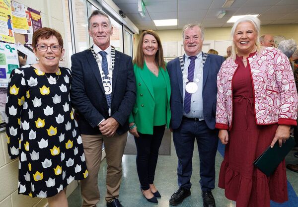 Administrator Teresa Dunne, mayor Paul Doogue, cllr Andrea Dalton, cathaoirleach Ken Murnane and minister Jennifer Murnane O'Connor