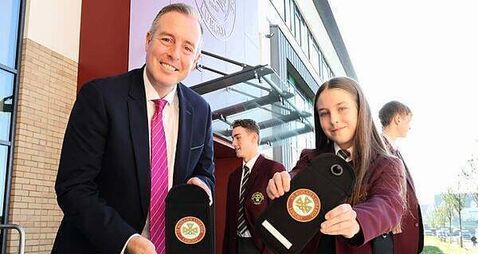 Pilot scheme to stop NI pupils using phones during school day begins