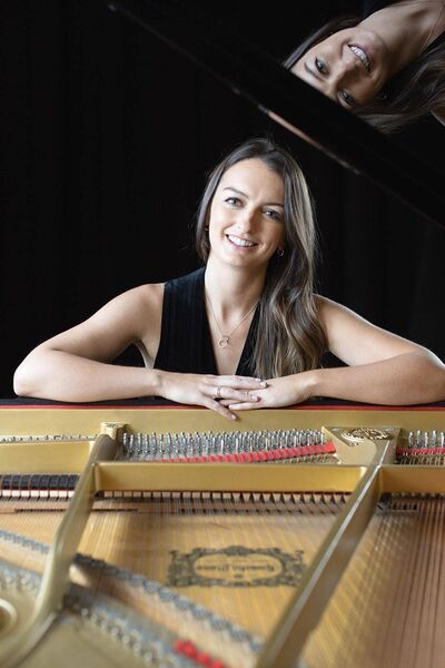 Gillian Daly will accompany Eva on piano 